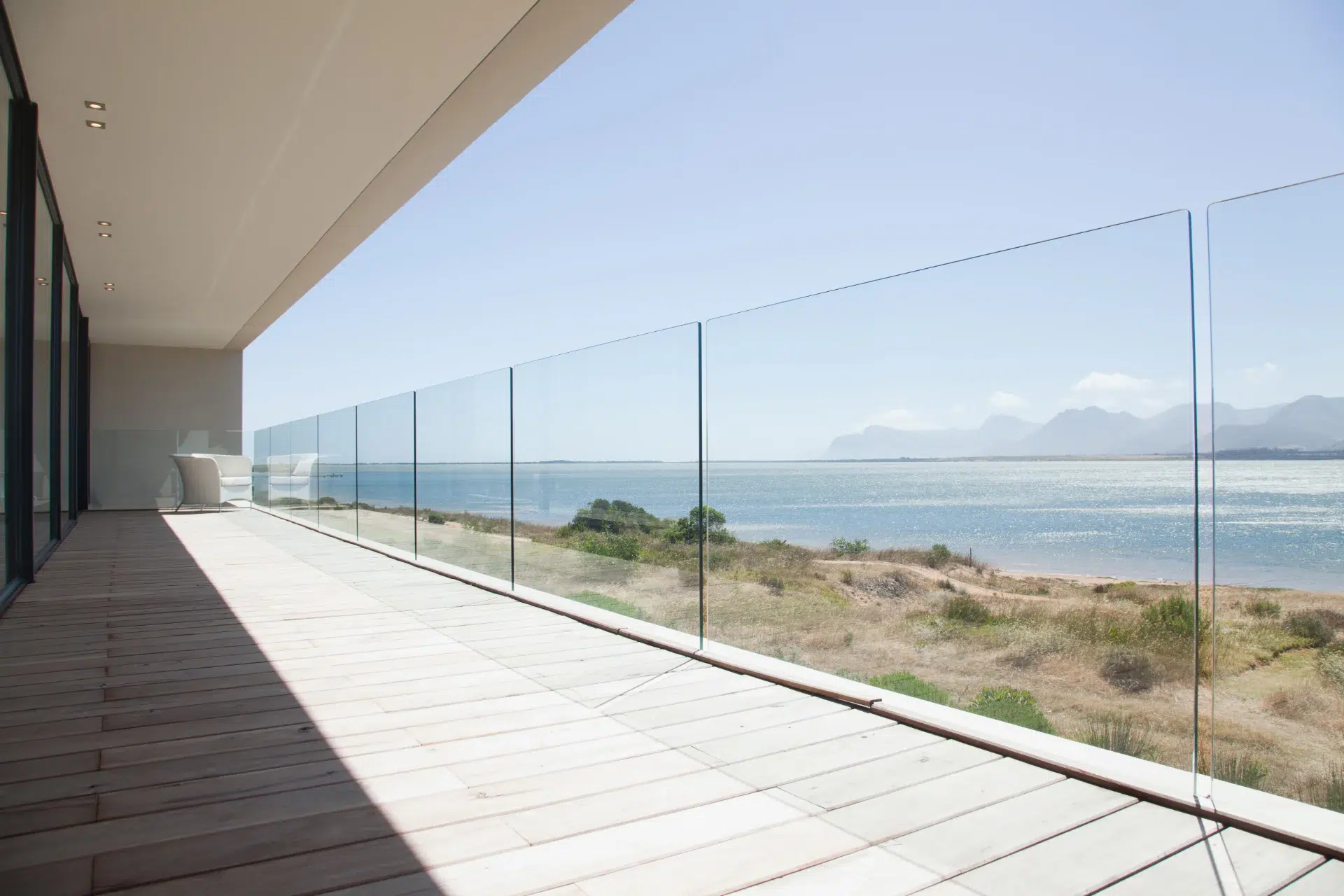 VLX 120 Glass Railing System in Weston, FL | Sightline Windows & Doors Weston - detail 1